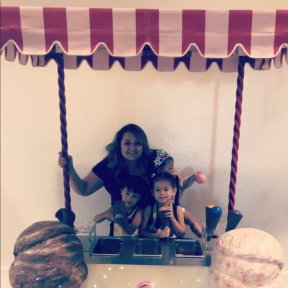 Meet your Posher, Lilly - Picture 1 of 1